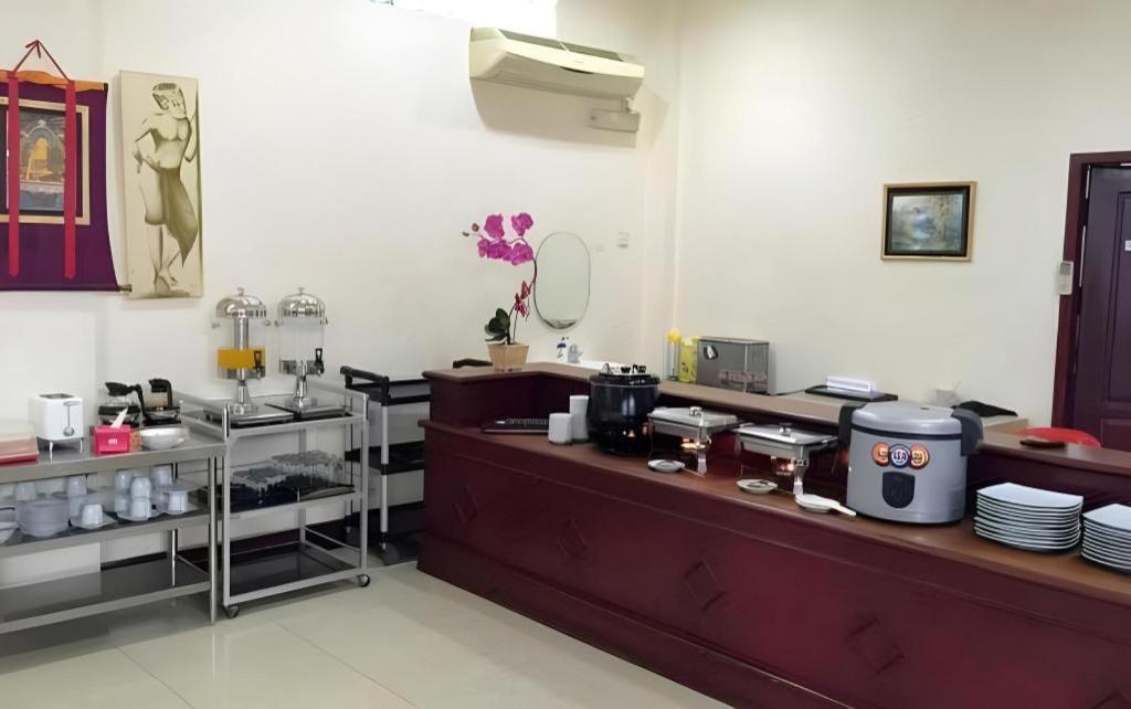 Hotel Dynasty Tarakan Exterior foto